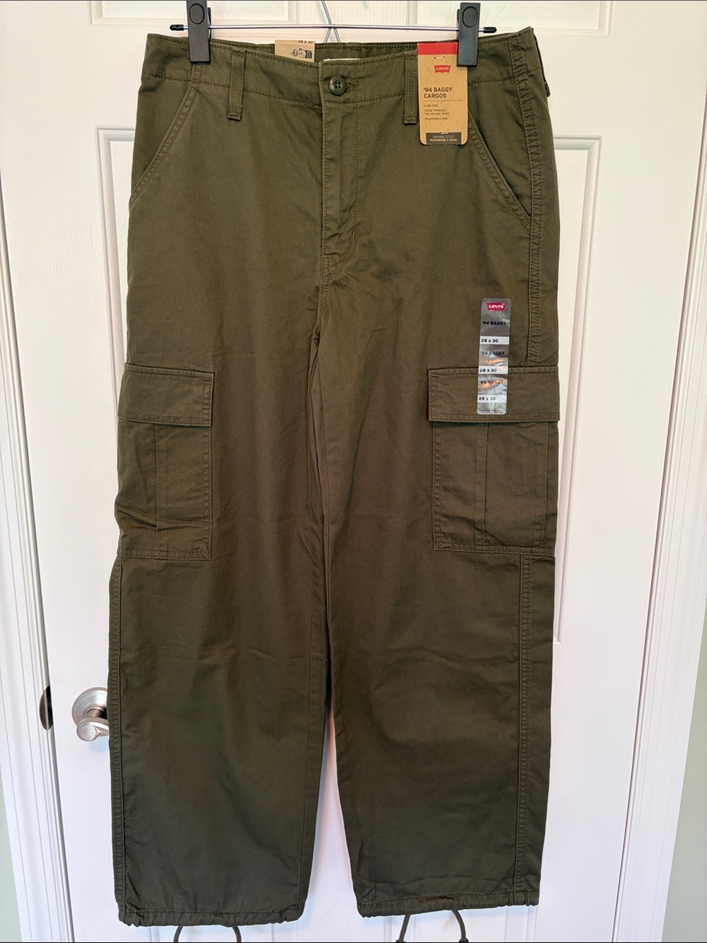 Women’s Levi’s ‘94 Baggy Cargo Pants Army Green Size 28